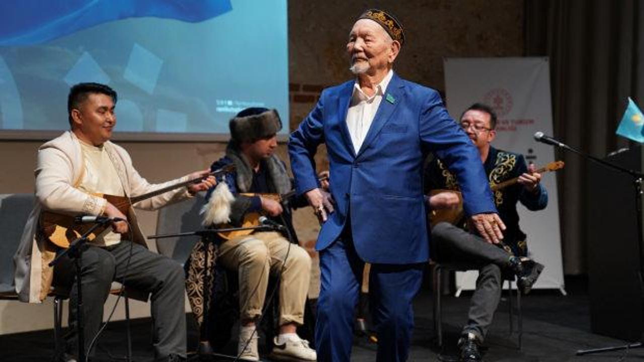 Kazak edebiyatı ve mirası Rami K&uuml;t&uuml;phanesi'nde tanıtıldı