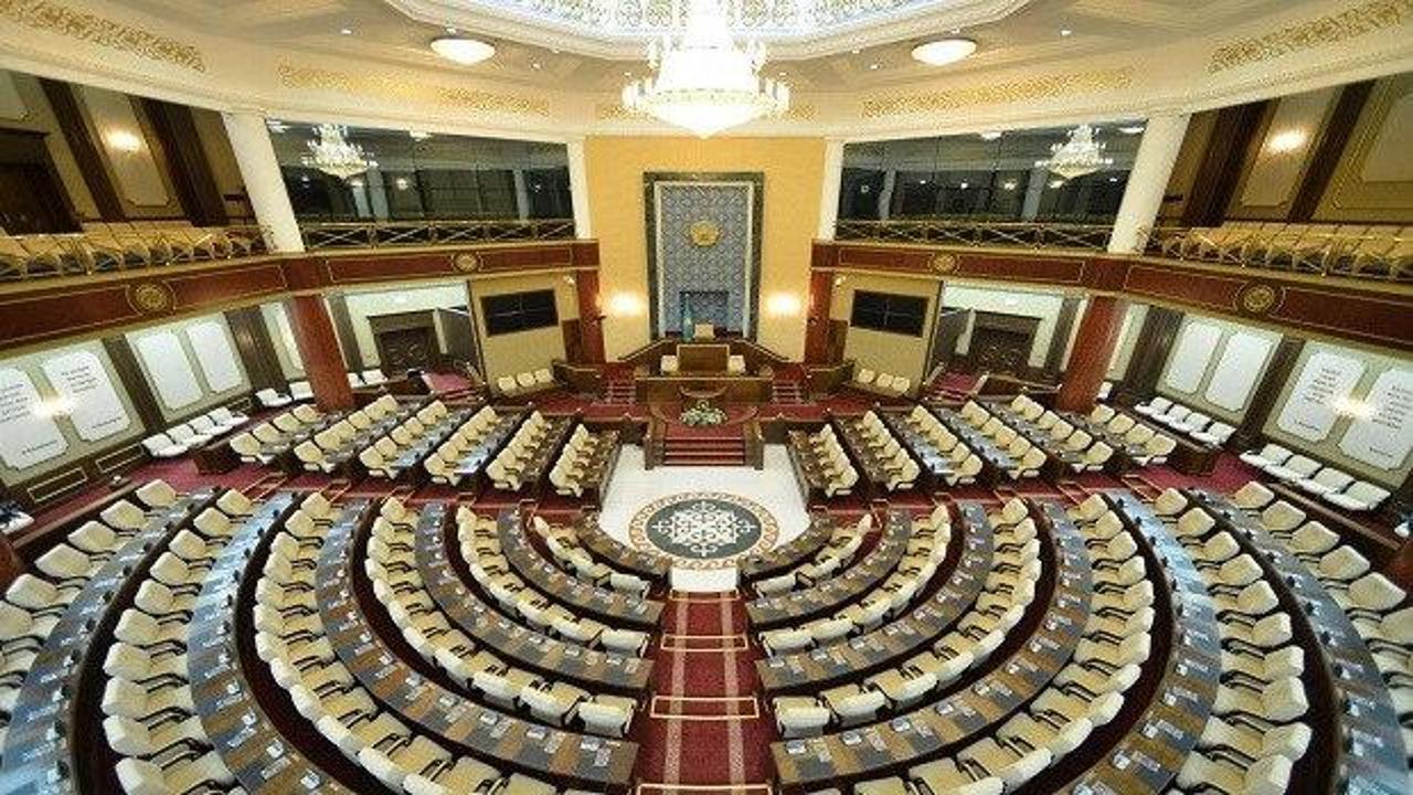 Kazakistan'dan LGBT lobisine tokat gibi yasa!