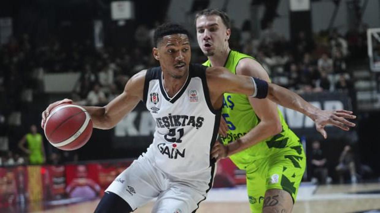 Namağlup lider Beşiktaş! 1 sayı farkla rekor g&uuml;ncelledi