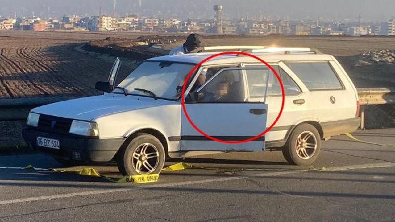 Park halindeki otomobilde, direksiyon başında &ouml;l&uuml; bulundu