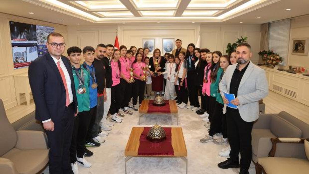 Spor şehri Gaziantep'in şampiyonlarından Başkan Şahin'e ziyaret