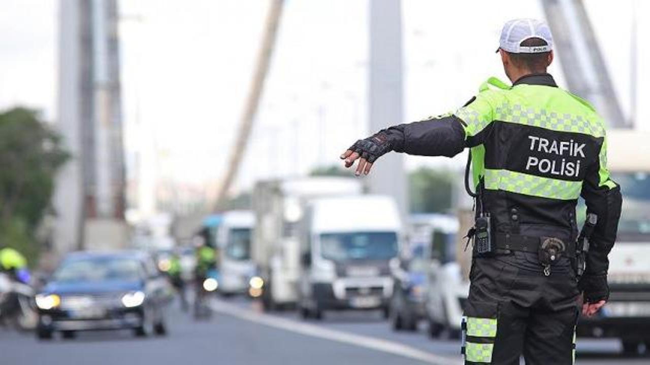 Trafikte d&uuml;zeni bozana rekor cezalar yolda