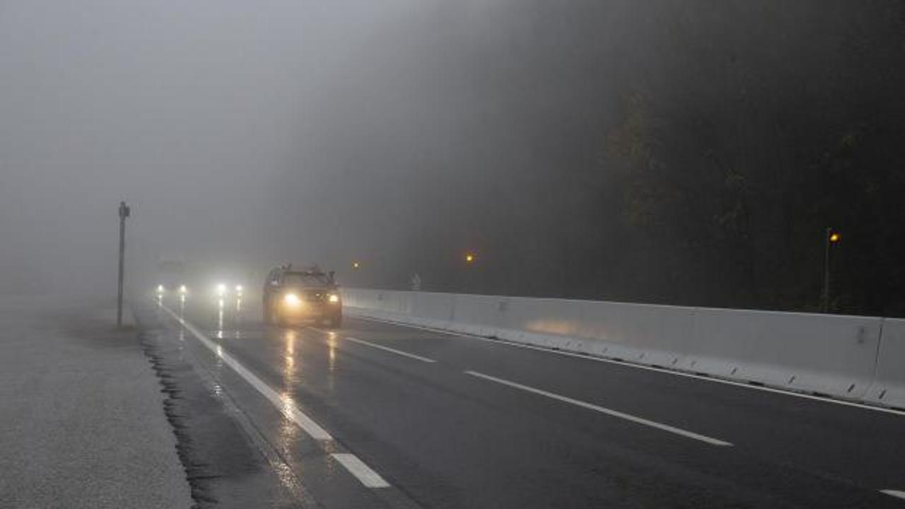 Bolu Dağı&rsquo;nda sis ve sağanak: G&ouml;r&uuml;ş mesafesi d&uuml;şt&uuml;