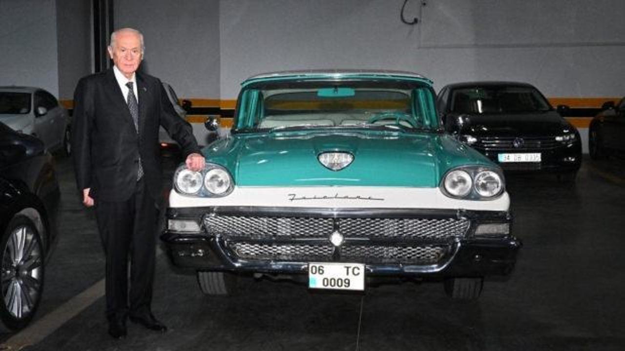 Bah&ccedil;eli'den partisinin MYK &uuml;yesine klasik otomobil hediyesi