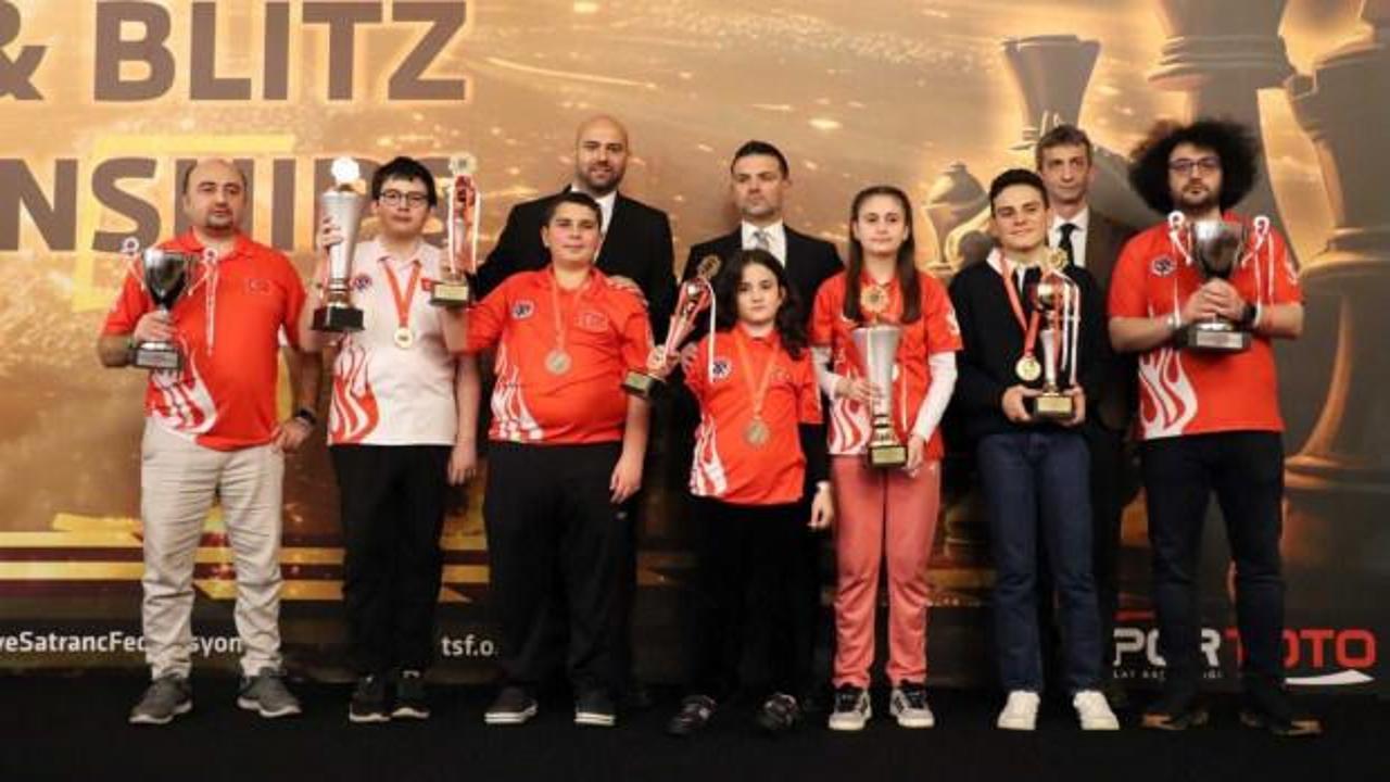 Bakan Bak&rsquo;tan d&uuml;nya şampiyonu olan milli satran&ccedil;&ccedil;ılara tebrik mesajı