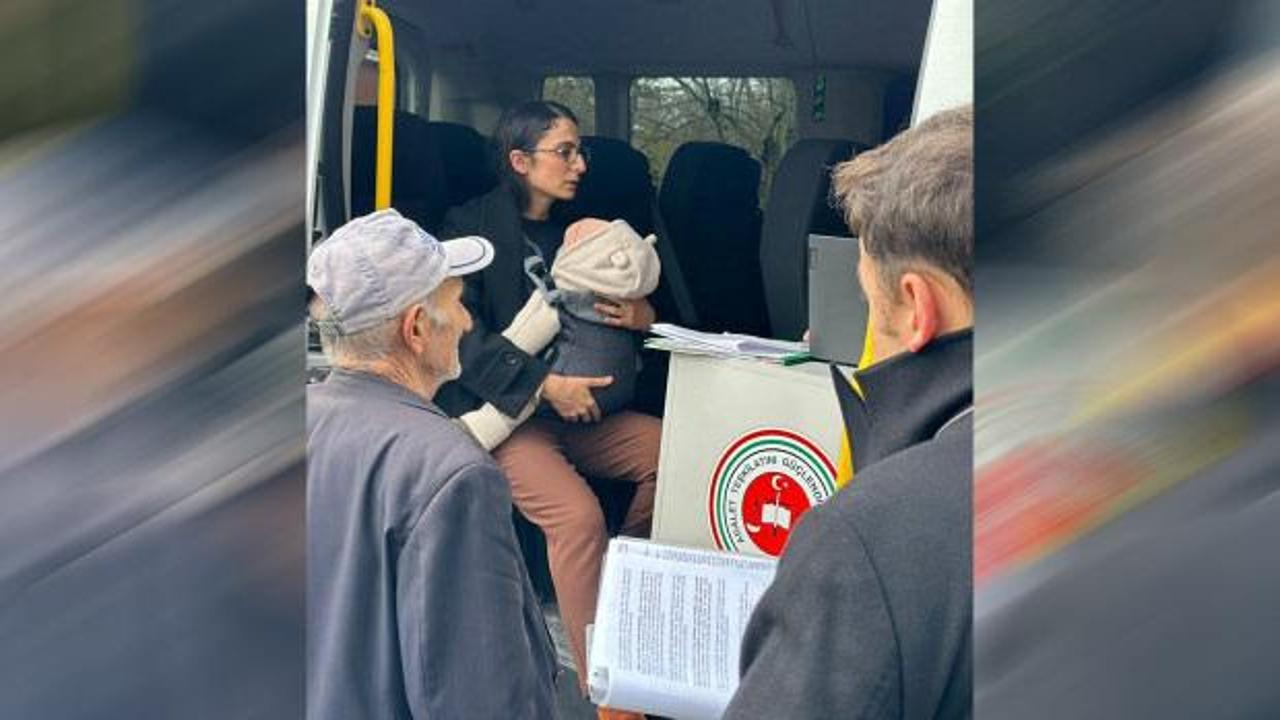 Bakan Tun&ccedil;'tan bebeğiyle keşfe &ccedil;ıkan hakime tebrik: Adalete olan inancın fotoğrafı