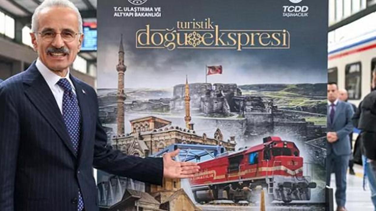 Bakan Uraloğlu, Turistik Doğu Ekspresi'nin yeni sezondaki ilk seferini uğurladı
