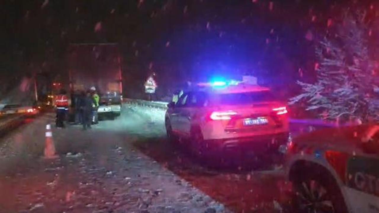 Bolu Dağı T&uuml;neli &ccedil;ıkışında 6 aracın karıştığı zincirleme kaza!