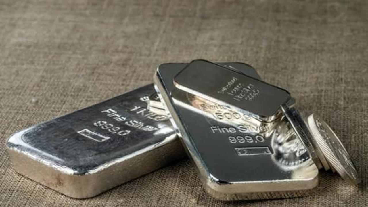 Altın ve g&uuml;m&uuml;ş fiyatları 2025'te sert y&uuml;kseldi