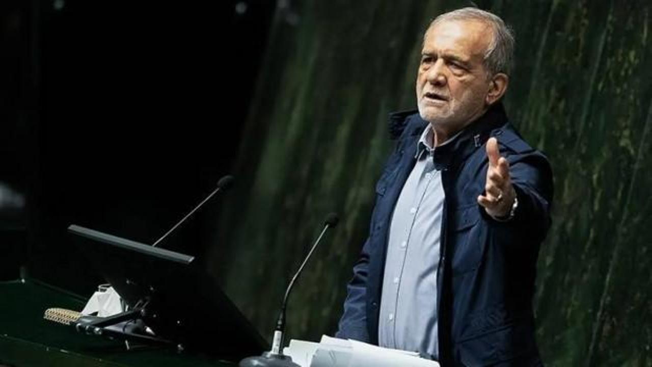 Pezeşkiyan resti &ccedil;ekti! Kendi devletini s&ouml;zleriyle bombaladı: Bu d&uuml;zen b&ouml;yle gitmez!