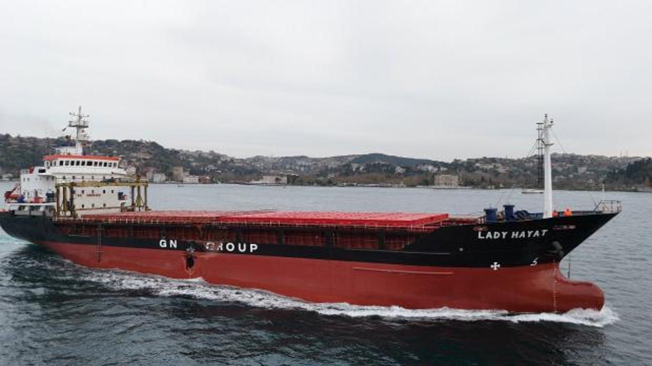 Romanya'da kazaya karışan T&uuml;rk gemisi İstanbul Boğazı'ndan ge&ccedil;ti