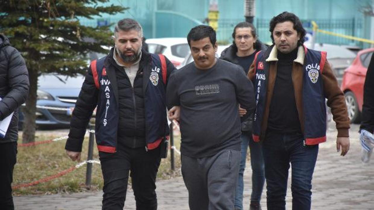 Sivas'ta ağabeyini bı&ccedil;aklayarak &ouml;ld&uuml;ren katil tutuklandı! İşte ilk ifadesi...