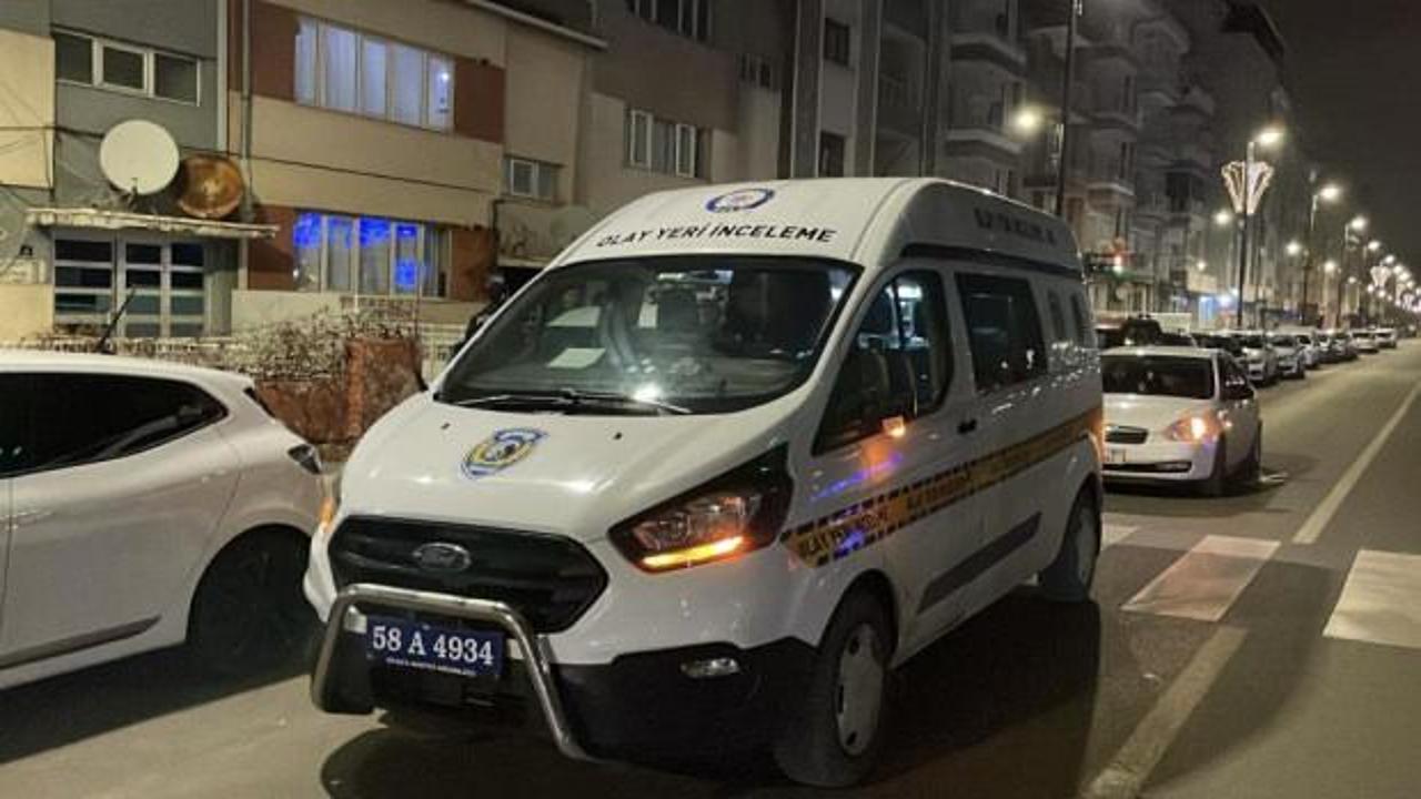 Sivas'ta kardeş cinayeti: Tartıştığı ağabeyini bı&ccedil;aklayarak &ouml;ld&uuml;rd&uuml;