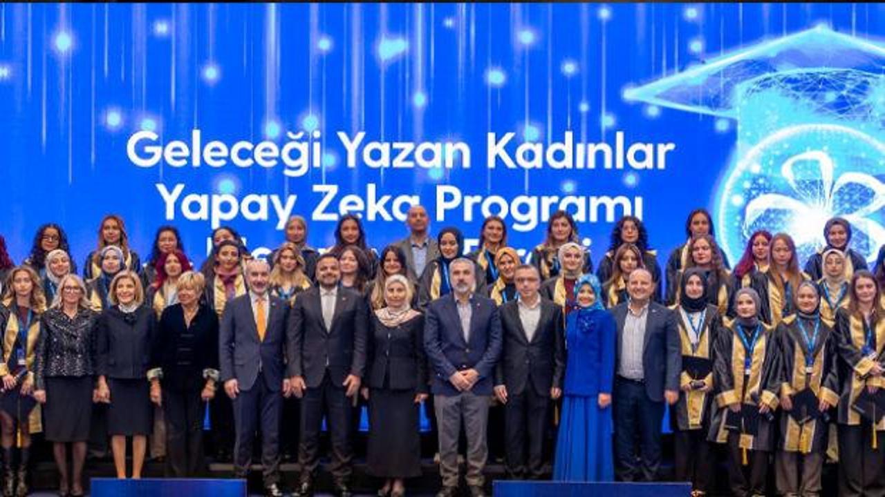Turkcell&rsquo;in &lsquo;Geleceği Yazan Kadınlar Yapay Zek&acirc; Projesi&rsquo; mezunlarını verdi