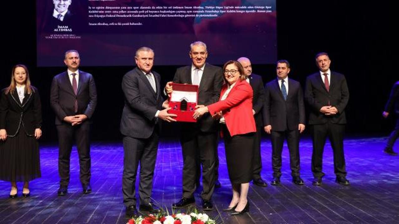 Gaziantep'e değer katanlar &ouml;d&uuml;llendirildi