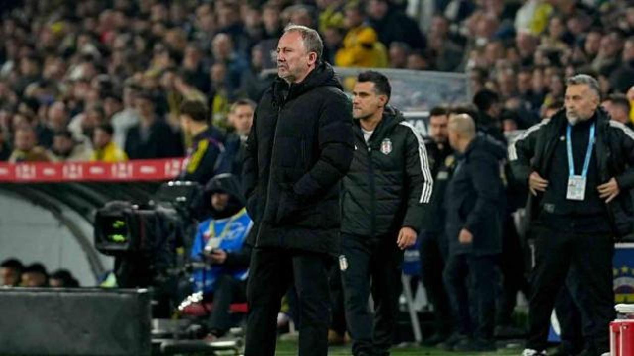 &Uuml;mit &Ouml;zat, 2-1 sonrası Sergen Yal&ccedil;ın'a salladı: Liderden 13 puan geride işi şov...