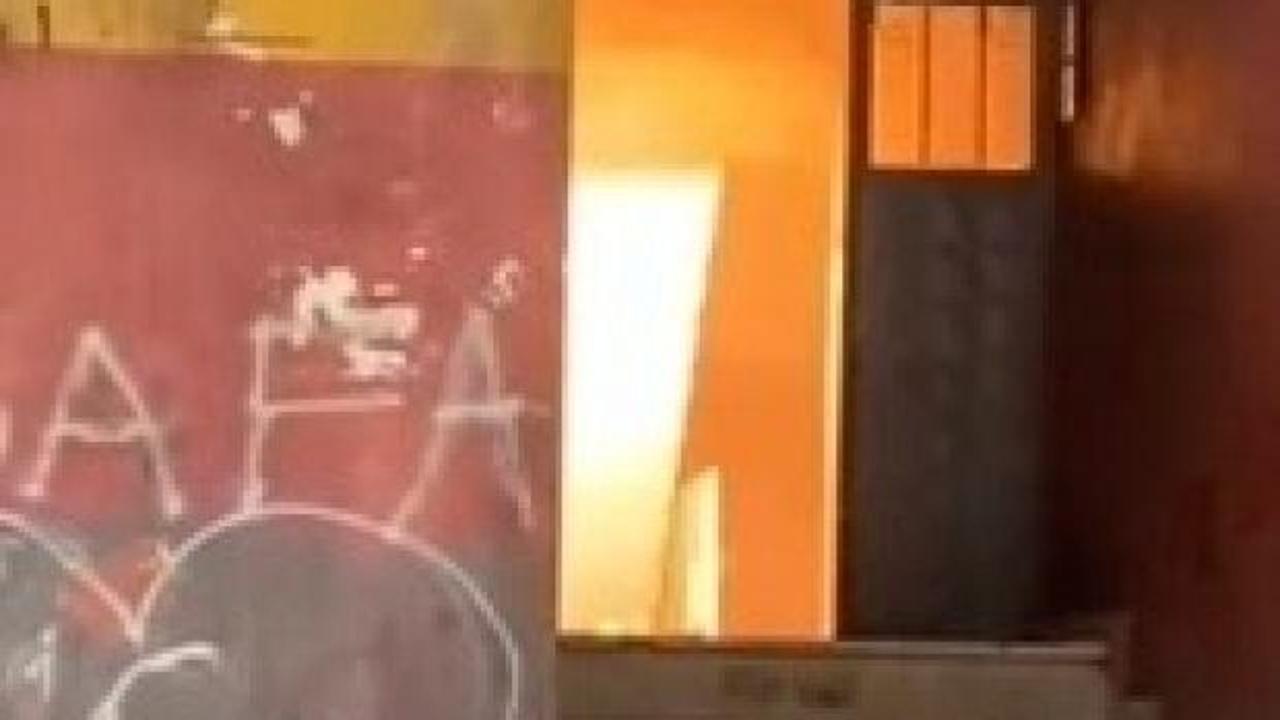 Zeytinburnu'nda 4 katlı binada yangın: 9 kişi dumandan etkilendi