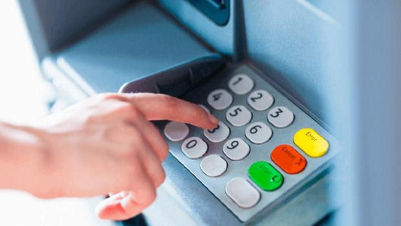 261 yıllık dev banka duyurdu: Şubeleri tek tek kapatıyorlar!