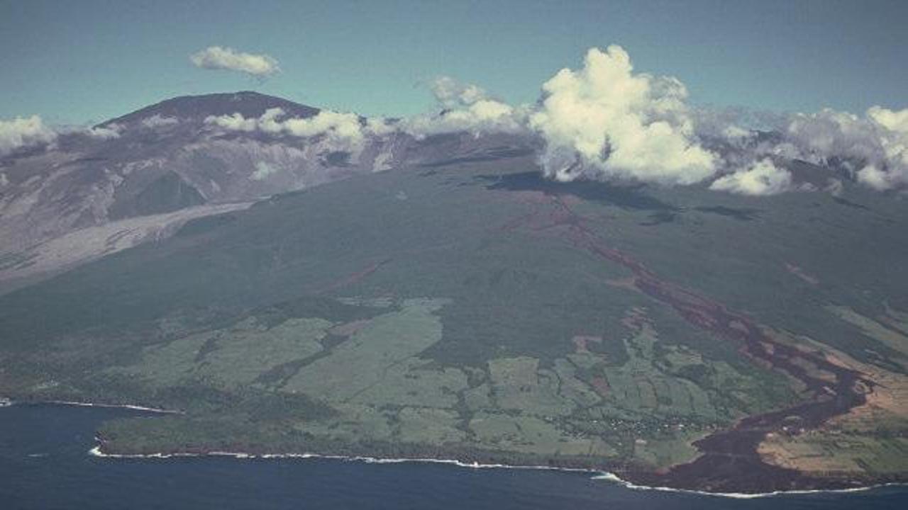 Fransa'da alarm seviyesi yükseltildi! Dünyanın en aktif yanardağı harekete geçti