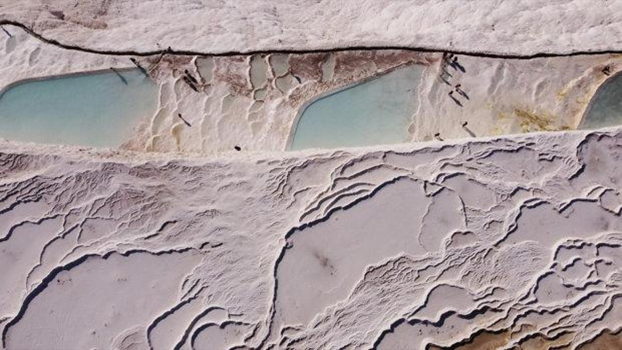 Pamukkale'de tarihi rekor! Tam 2 milyon 300 bin kişi!