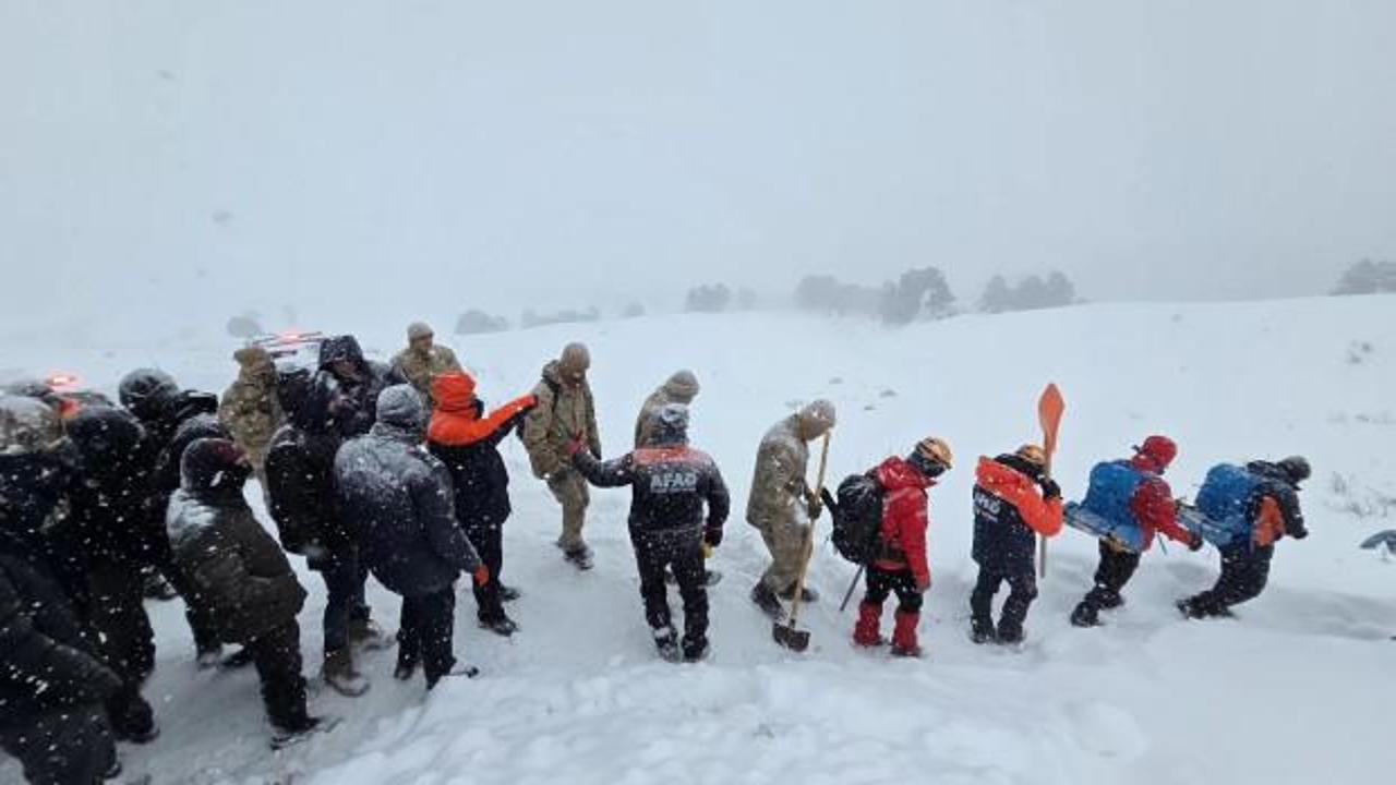 Artvin'deki faciada 3. gün! Çığ altında kalan çoban aranıyor
