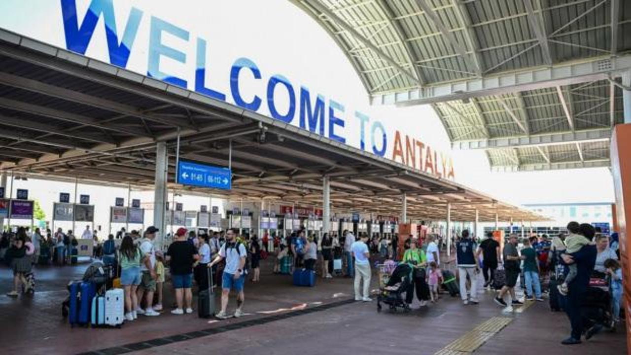 Bakan Ersoy resmen açıkladı! Antalya'dan yeni rekor geldi!