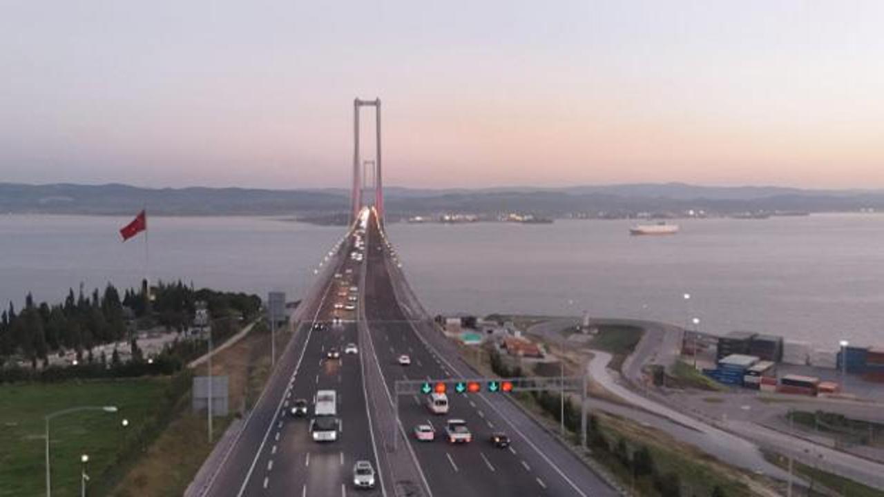 Bakan Uraloğlu: 2025 yılında k&ouml;pr&uuml;lerden 1 milyar 122 milyon ara&ccedil; ge&ccedil;işi oldu!