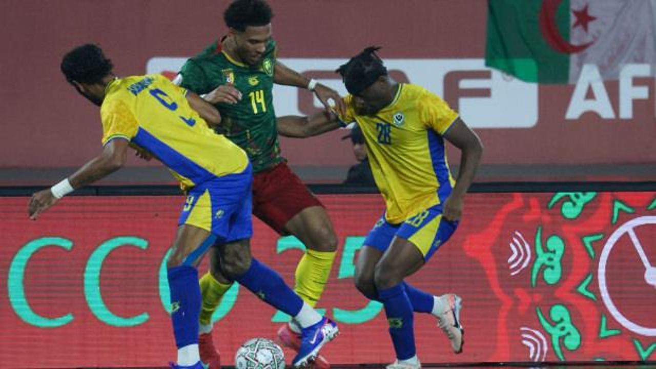 Yıldızlar kadro dışı kaldı, hoca gönderildi! Hükümet milli takımı feshetti