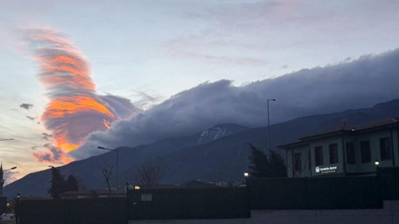 Bursa'da kuvvetli r&uuml;zgar! Mercek bulutu oluştu