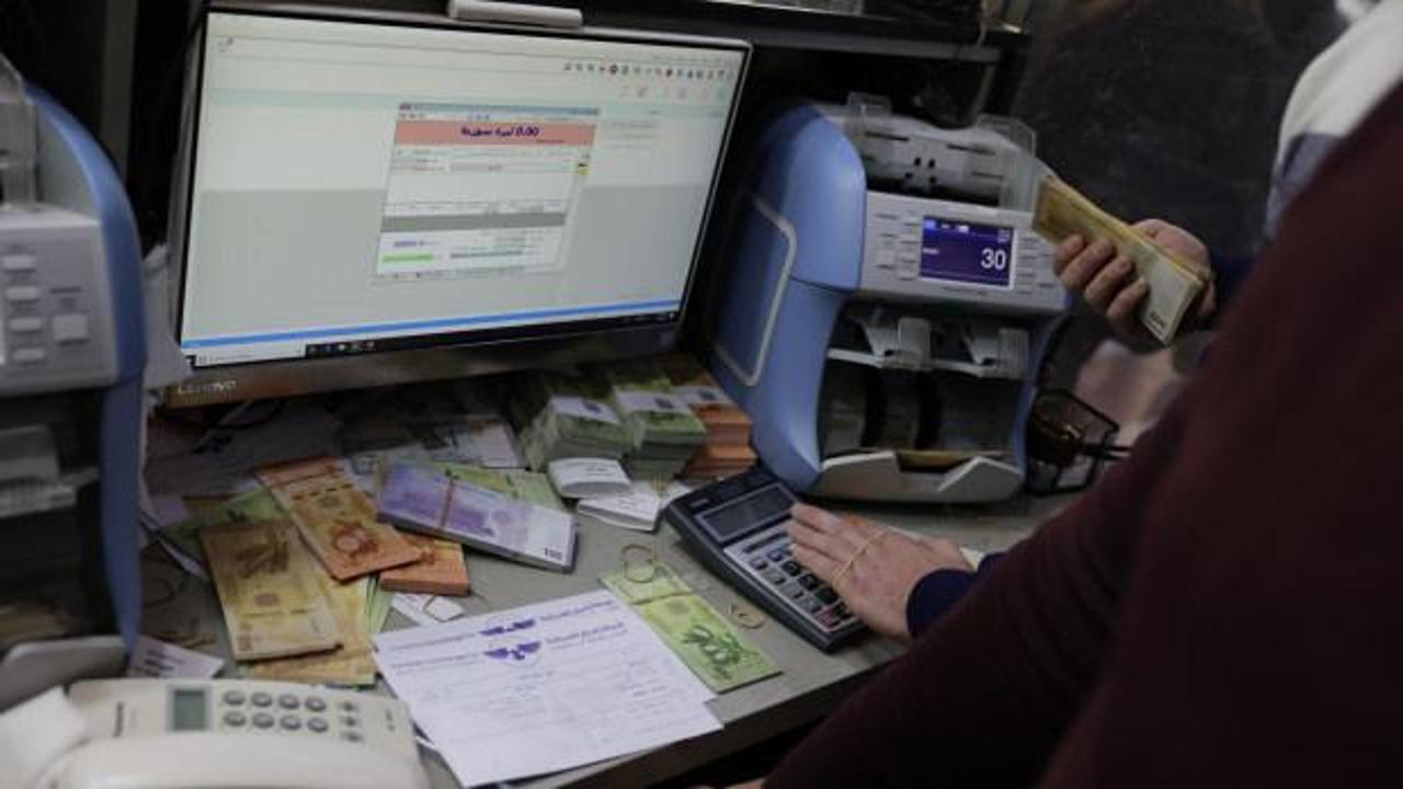 Suriye'de yeni banknotlar piyasaya s&uuml;r&uuml;ld&uuml;