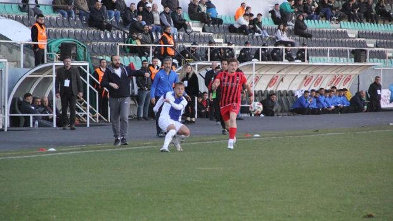 3. Lig'de üst sıralara oynayan ekibin 1991 doğumlu hocası istifa etti