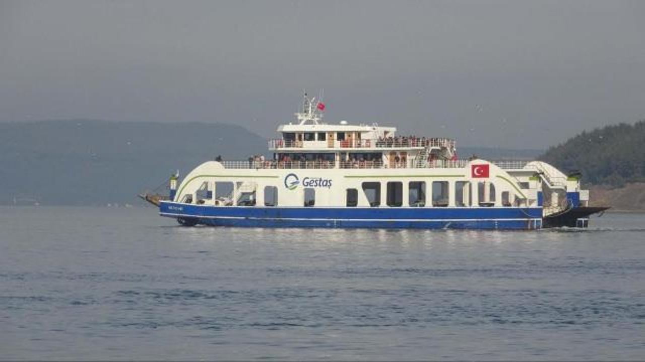 Gökçeada ve Bozcaada feribot seferlerine fırtına engeli