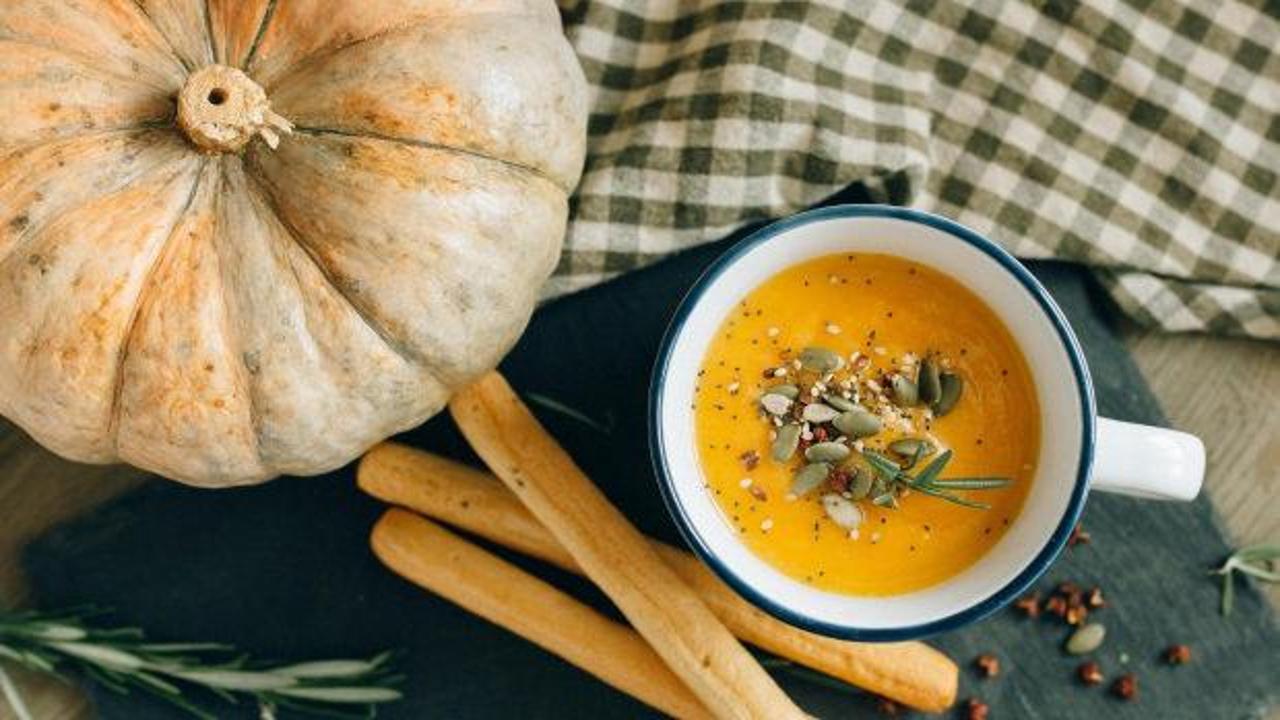 Kış sofralarına &ccedil;ok yakışan: Balkabağı &ccedil;orbası