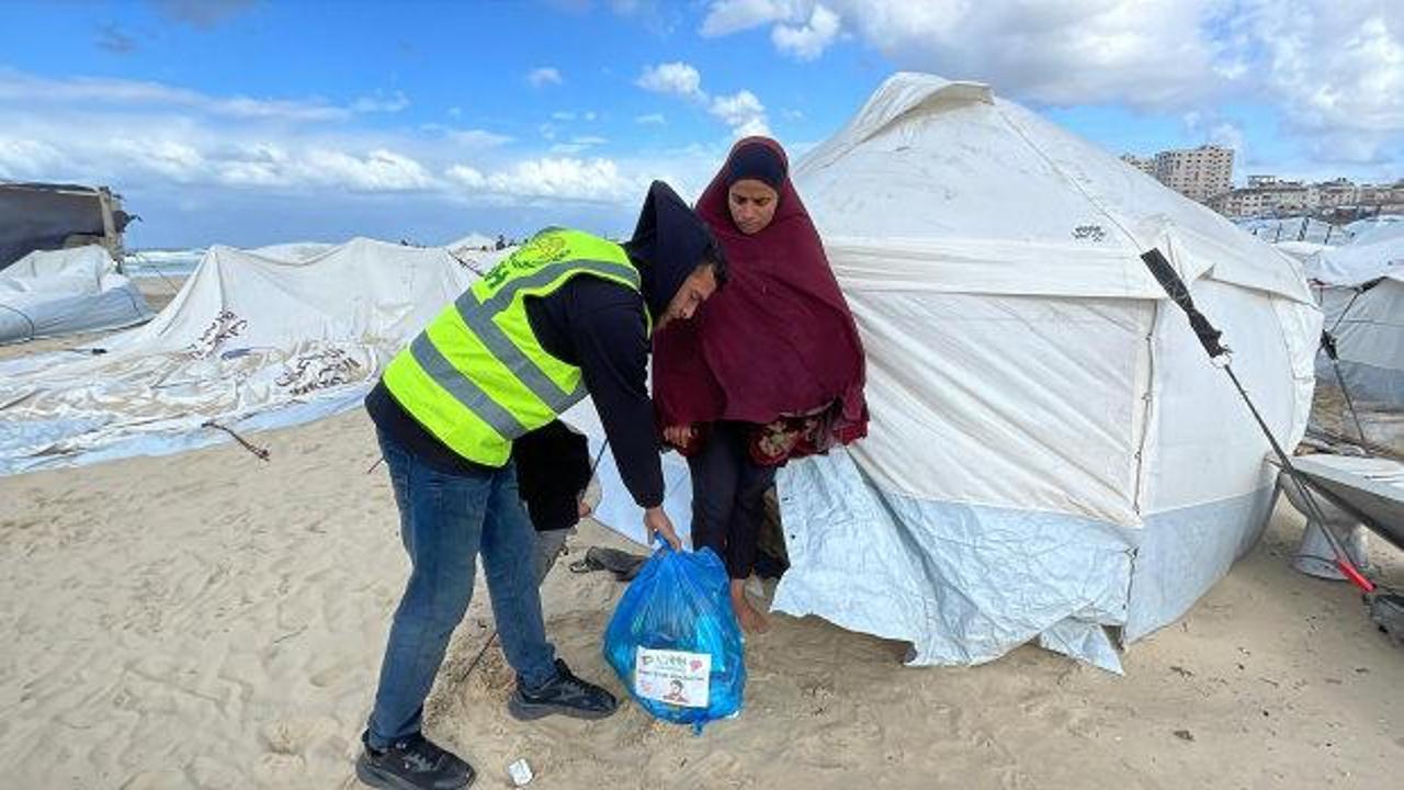 Milli Futbolcu Ahmet Çalık hayrına Gazze’de binlerce kişiye yardım ulaştırıldı
