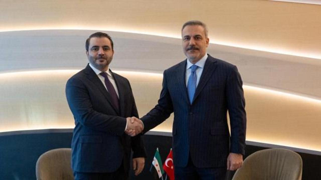 Son dakika...Bakan Fidan, Suriyeli mevkidaşı ile g&ouml;r&uuml;şt&uuml;!