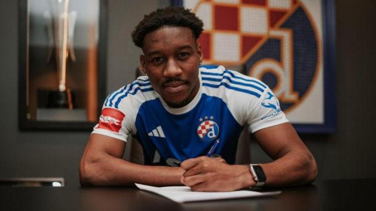 Süper Lig ekibinden sağ bek hamlesi! Transferi milletvekili açıkladı