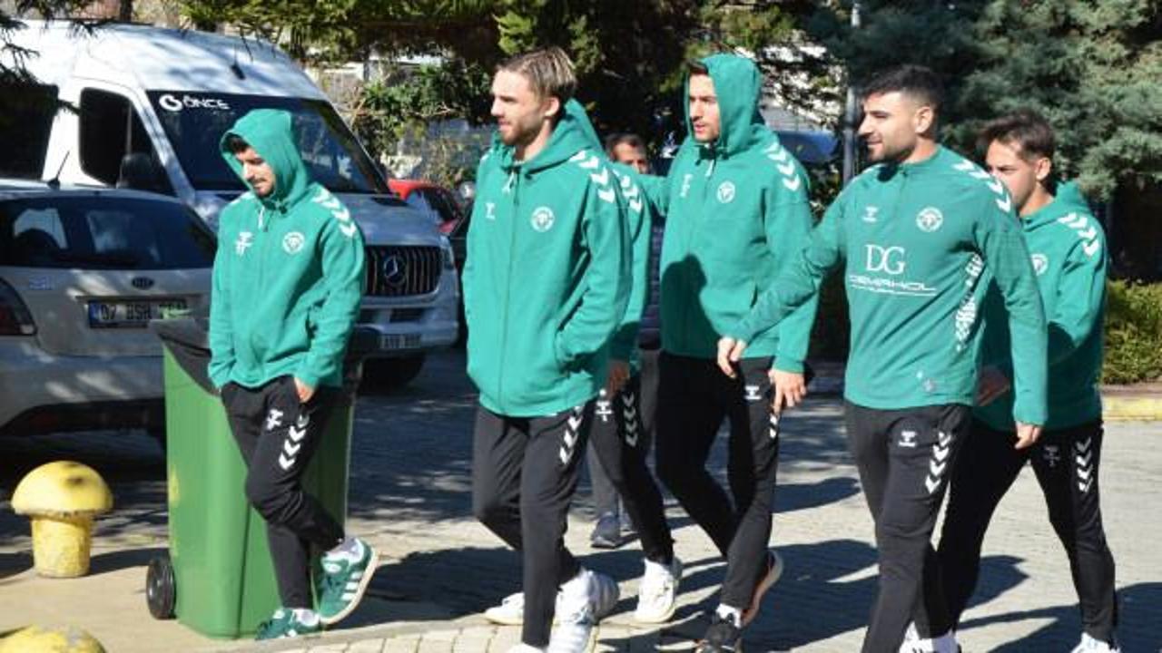 Süper Lig ekipleri Antalya Dinler Bahçesi'nde cuma namazında buluştu