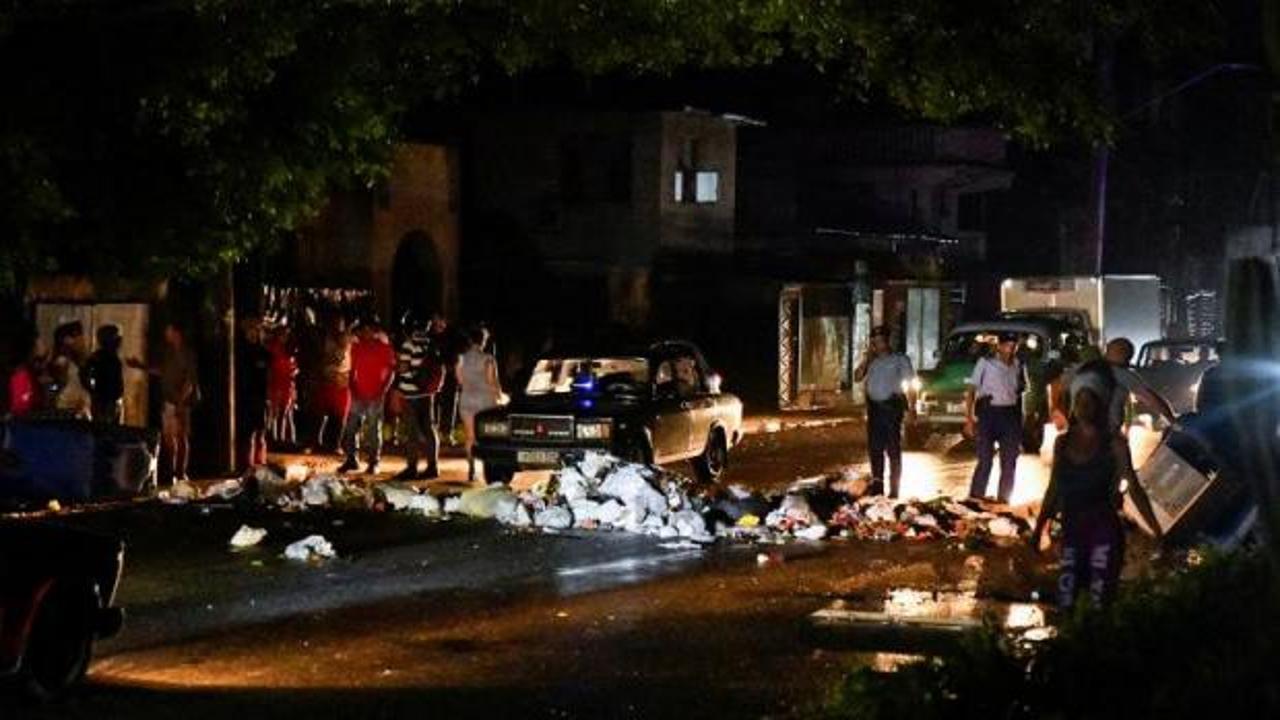 Maduro'nun düşüşü Havana'yı vurdu: Küba'da ekonomik çöküş korkusu