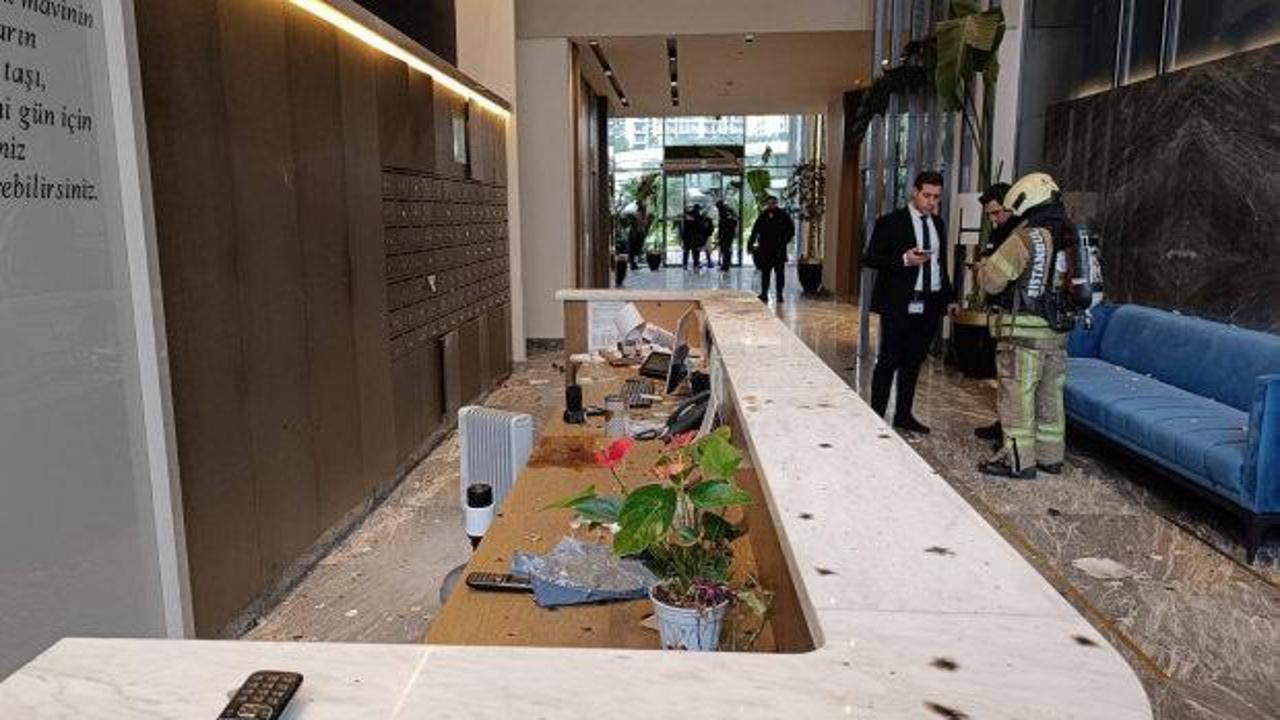 Zeytinburnu’nda siteye bırakılan kargo paketi patladı: 2 yaralı