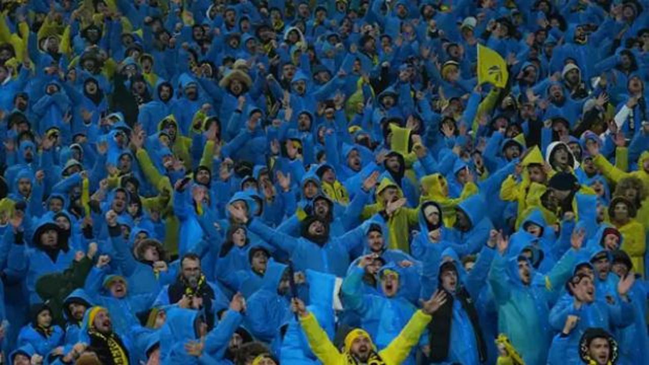 Fenerbahçe'nin dağıttığı yağmurlukların parasını kim ödedi?