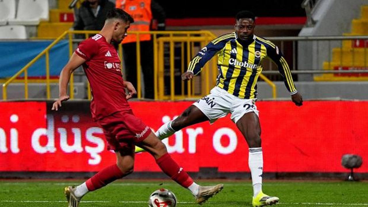 Fenerbahçe'nin yeni transferi sakatlanarak maçtan çıktı