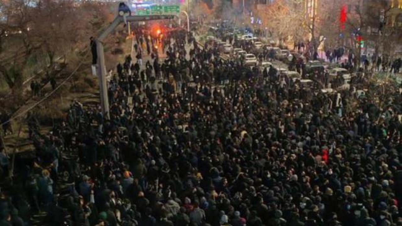 İran'da son durum! Ölü sayısı açıklandı