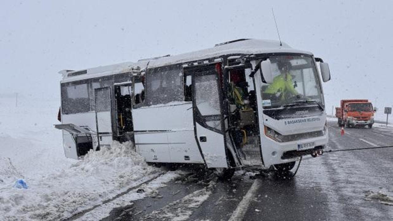 Kayseri'de cenazeye gidenleri taşıyan midibüs devrildi: Çok sayıda yaralı var!
