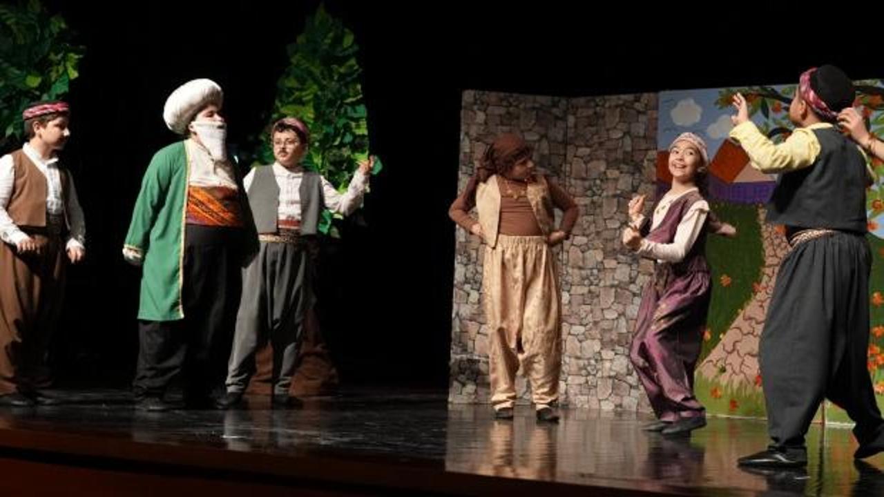 'Sahnenin Yıldızları' ayakta alkışlandı