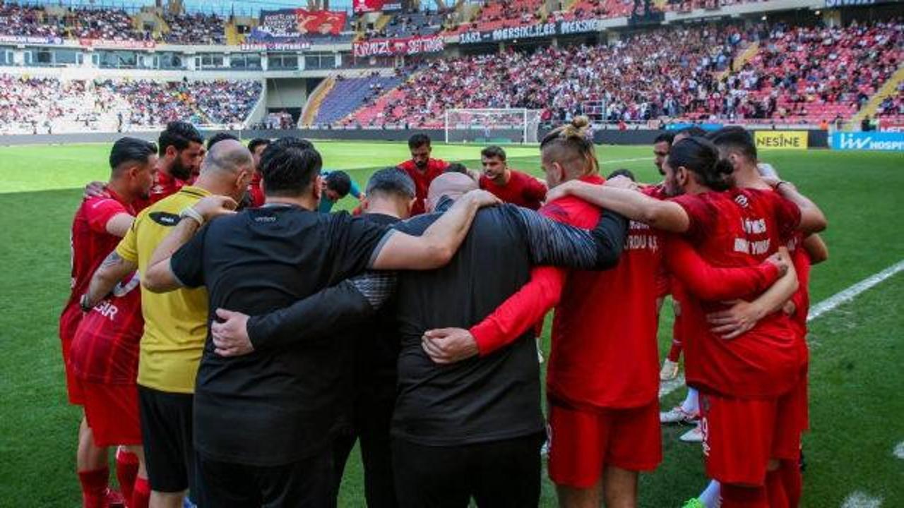 Maça çıkmasalar küme düşeceklerdi: 8 gol yemelerine rağmen lige tutundular