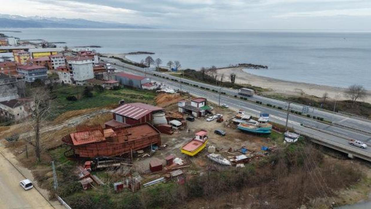 Of'tan Senegal'e balıkçı teknesi ihracatı