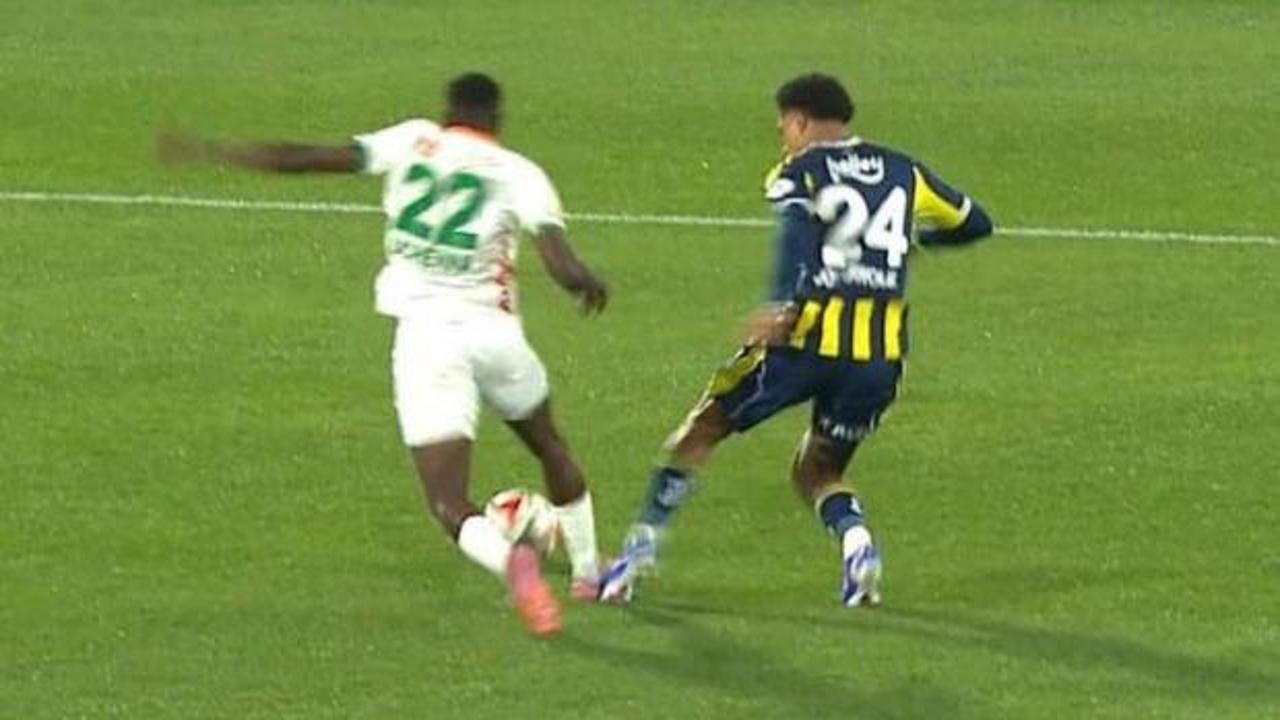 Alanya'da tartışmalı pozisyon: Tüm gözler hakeme döndü