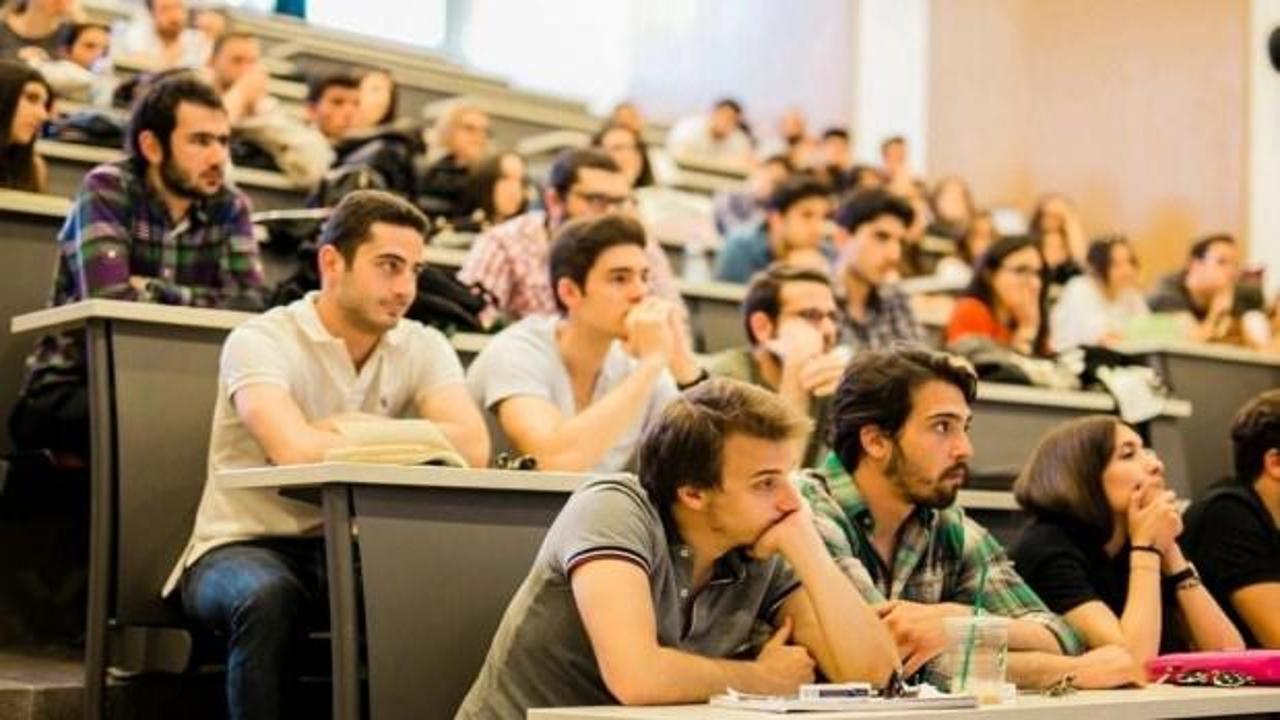 Üniversitelerde devrim gibi yenilik! Bir bölüm hariç hepsinde düşecek...