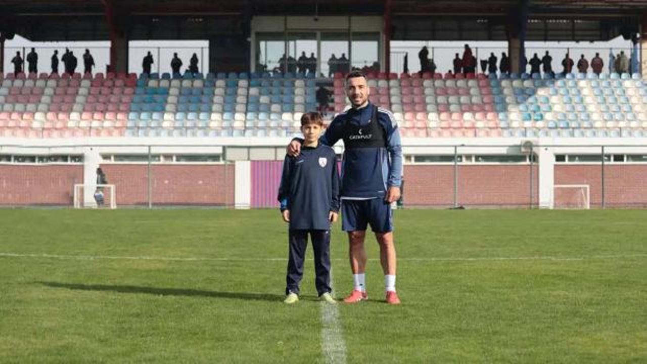 37 yaşındaki deneyimli futbolcu oğlunun takımına transfer oldu