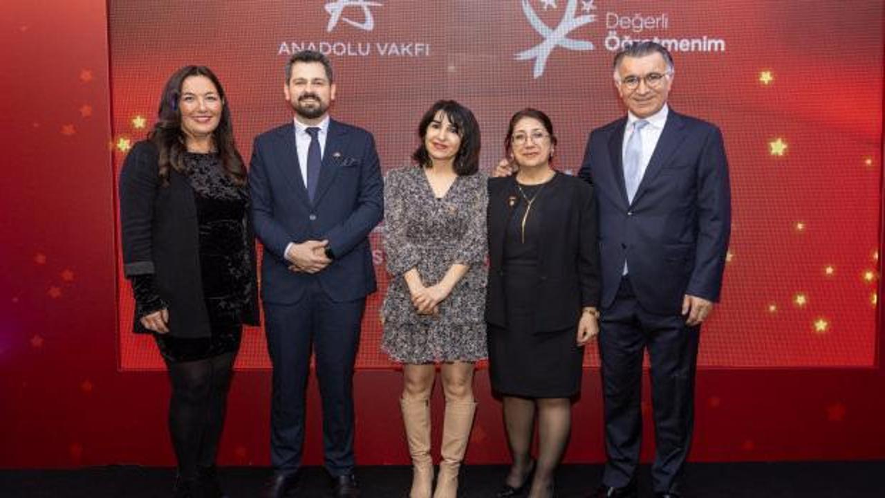 “Değerli Öğretmenim Eğitimin Yıldızları Programı”nda ödüller sahiplerini buldu